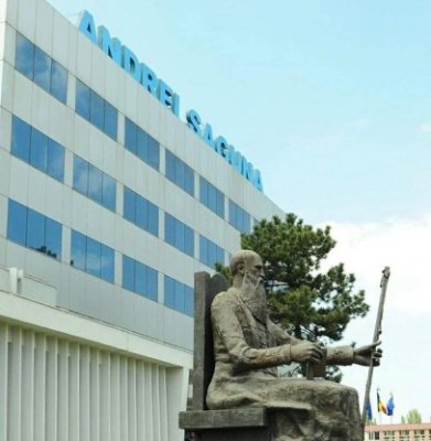 Liceenii învaţă jurnalism la Universitatea 